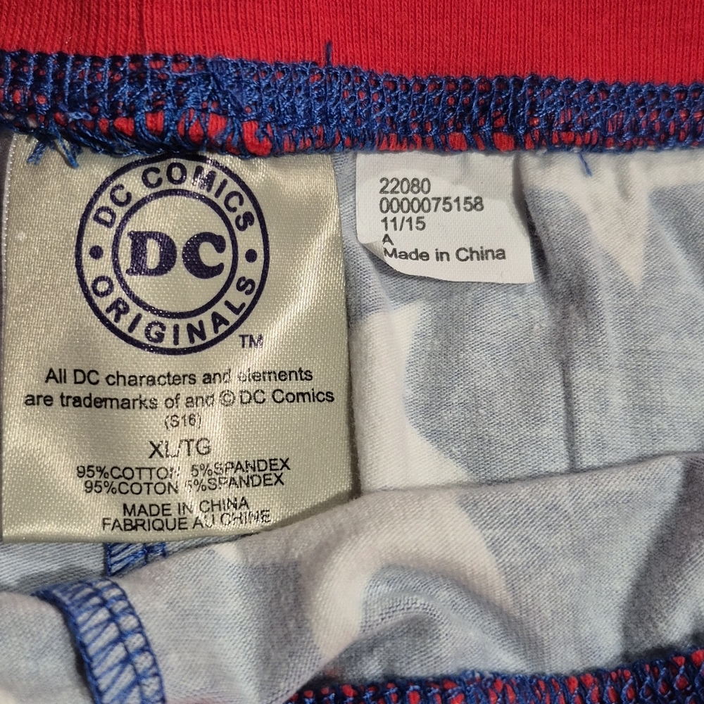 DC Comics Women's Wonder Woman Star Shorts - Picture 4 of 4